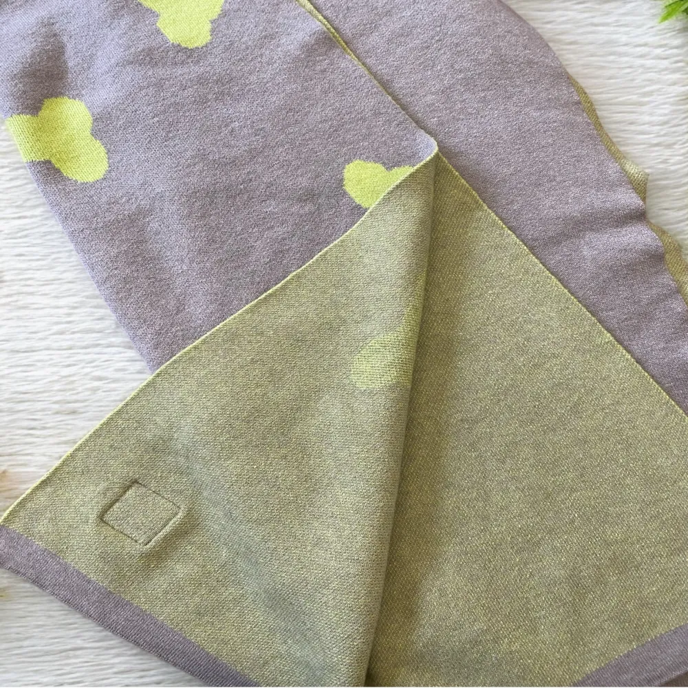 Talking Dog Club Bone Print Viscose Blanket For Dogs (Ivory and Green)